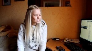 Красивая девушка очень красиво поёт!!!