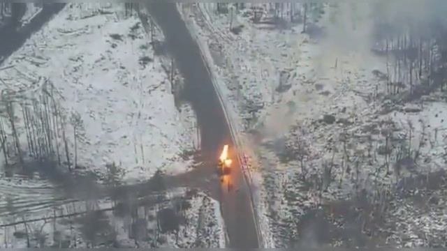 Российский танк подбил украинский танк