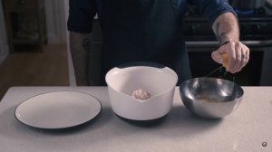 Как вкусно пожарить курицу с панировкой и приправами и лимонным соком