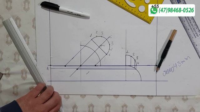 Boca de lobo inclinada com tubos de diâmetros diferentes
