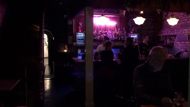 Checking In - Grand Mercure Auckland смотреть онлайн