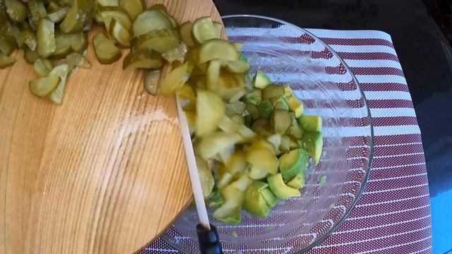 Ну очень вкусный САЛАТ ИЗ ПЕЧЕНИ ТРЕСКИ и АВОКАДО👍