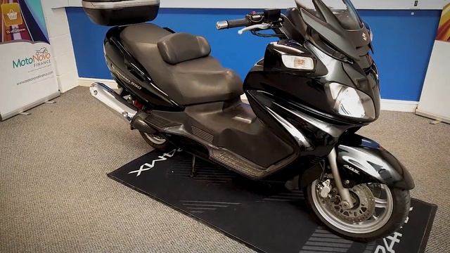 Suzuki Burgman 650 Executive walk around and start up  | Motorcycles for Sale from SoManyBikes.com