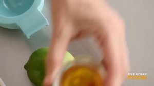 Рецепт лосось с острой огуречно-ананасовой сальсой
