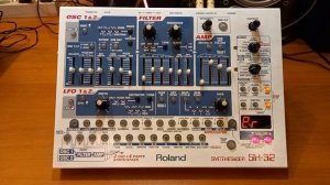 Синтезатор  2001 года - Roland SH 32. Слушаем 3 Demo songs.