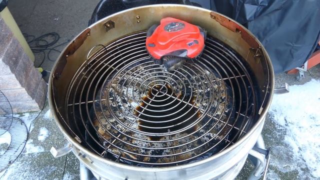 test Grillbot, robot na čištění roštů