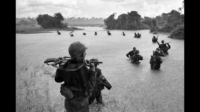 CCR - Run Through The Jungle (Vietnam footage) смотреть онлайн