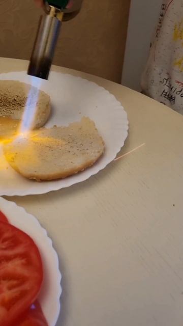 Он #идеальный и #настоящий #бургер #бургердома #чизбургер #мясо #гриль #зажигалка смотреть онлайн