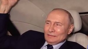 Путин - Встанут у ноги хозяина и будут нежно помахивать хвостиком