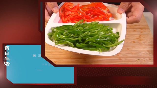 怪不得饭店的青椒肉丝炒海带那么好吃，原来有这窍门，操作简单易学，好吃下饭！还可增强机体免疫力，抗癌防癌。