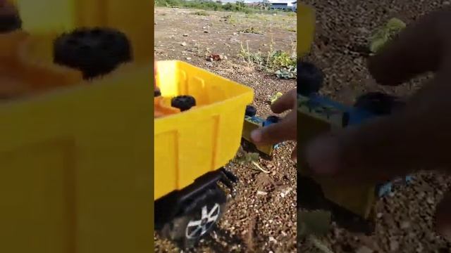 mantap!! bongkar mainan mobil mobilan ada excavator mobil truk mobil molen @sugioi1137