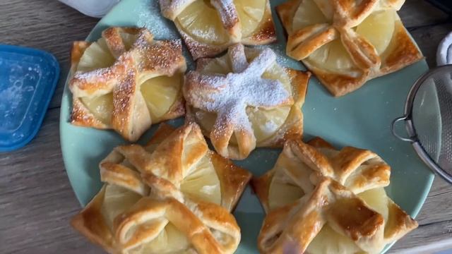 400. Слойки с ананасом 🍍 Новый барбершоп 💈 Идём в игровую с сыном 🎠 Тюмень Семья