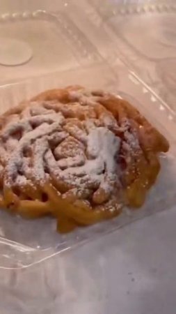 Postre con churros y helado que ganó el campeonato mundial de repostería.