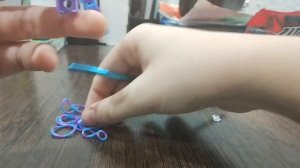 делаем браслет из резиночек