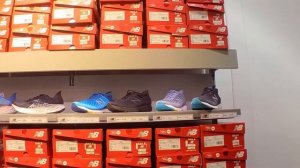 Itsura ng Uni hill factory outlet Center sa Melbourne