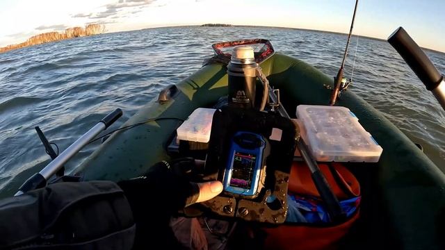 Ловля судака на ВИБЫ и МАНДУЛЫ! Осенняя рыбалка на хищника! Ловля судака в октябре! Я его дождался! смотреть онлайн