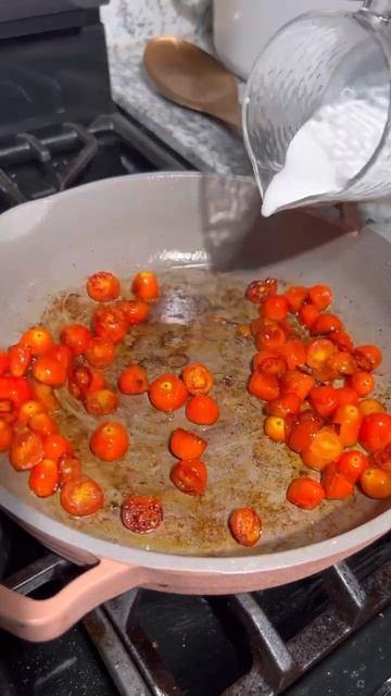 Creamy Pesto Pasta 🥰🌱 #shorts смотреть онлайн