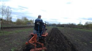 вспашка 2х корпусным плугом ПН 2   20 с бороной