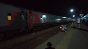 Фирменный поезд «Саратов» 009Ж/010Ж Саратов — Москва с ТЭП70БС на станции Тамбов-1