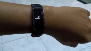 ID107 Smartwatch Band Fitness Review with Moving Whatsapp Text