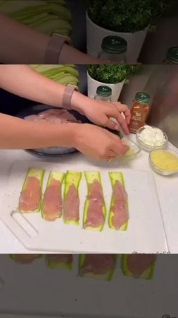 Куриный рулетик из кабачка на похудении