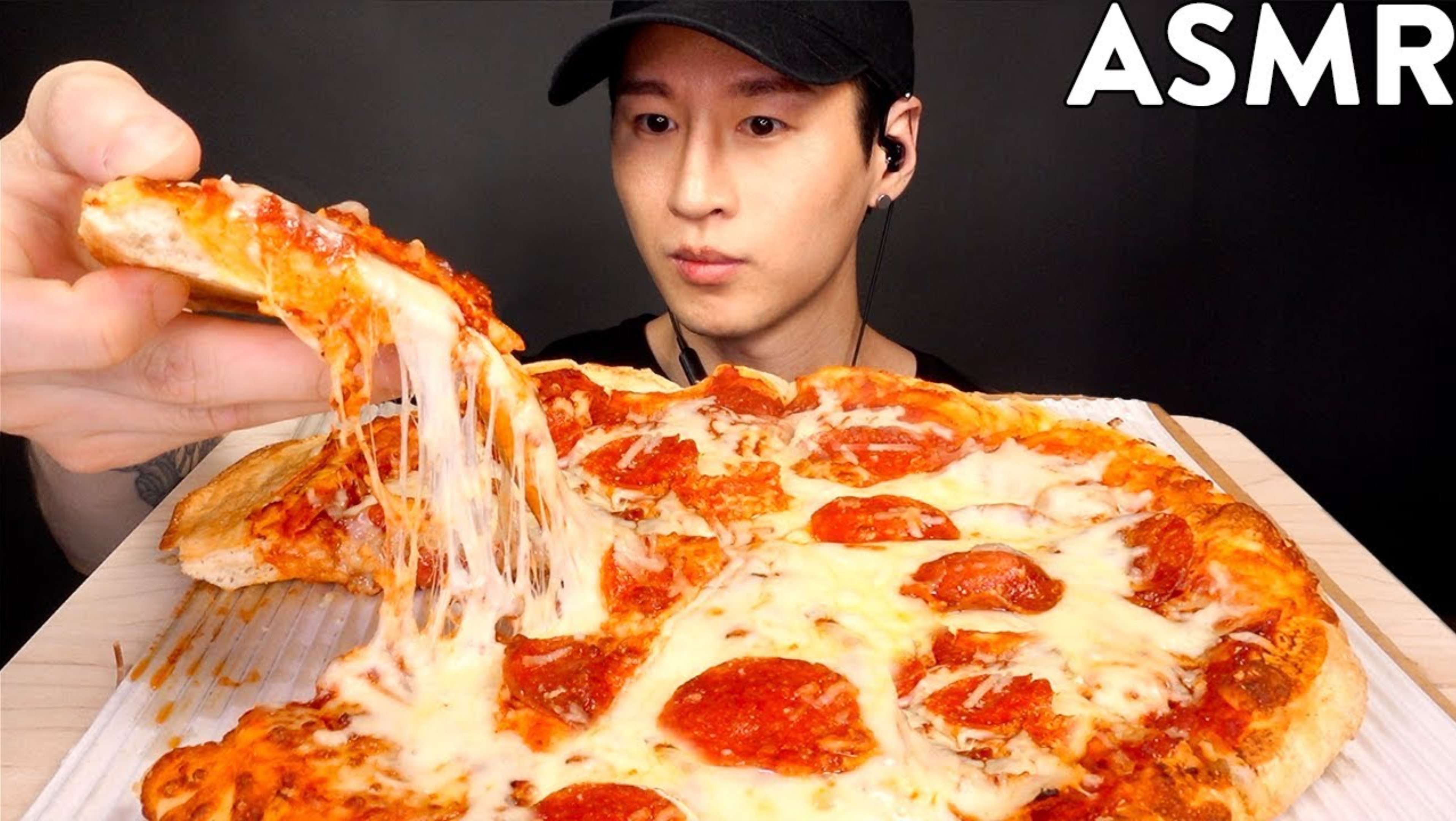 ASMR EXTRA CHEESY PEPPERONI PIZZA MUKBANG (No Talking) EATING SOUNDS смотреть онлайн