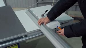 Откройте для себя DM-3200H: Эффективность и мощь форматно-раскроечного станка (scl-stanki)