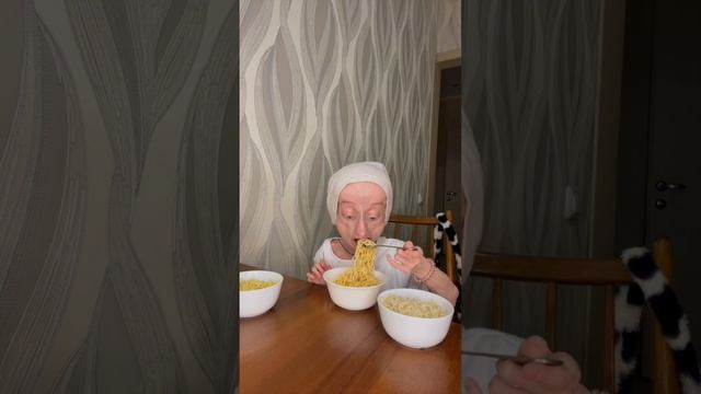 ДОББИ и ЧЕЛЛЕНДЖ С… ЛАПШОЙ?🍜 смотреть онлайн