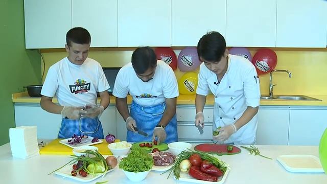 Аш Болсун: Кыргызскоговорящий журналист из Пакистана приготовит куурдак смотреть онлайн