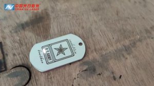 Raycus 20w fiber laser engraving machine marking black on stainless steel tags-OV LASER