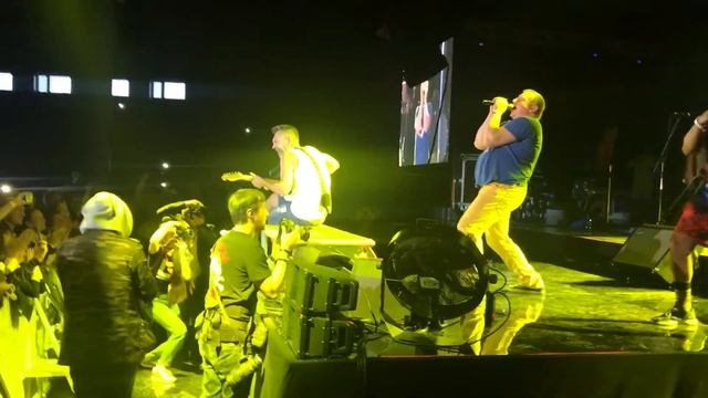 Ленинград (концерт в Мурманске 03 сентября 2017 г., ледовый дворец) дорожная смотреть онлайн