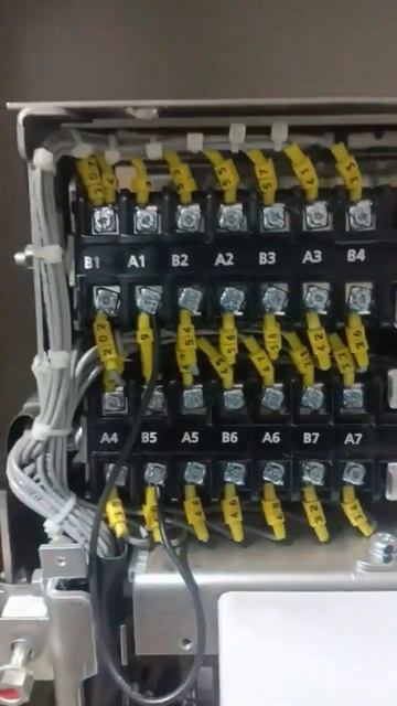 CNS ACB auxiliary contact #acb #mccb #cns #schneider #abb #siemens #bch #lnt #dronveer #shorts#vira смотреть онлайн