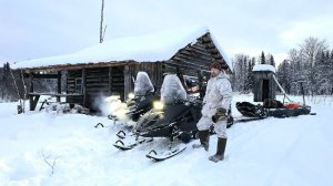 ЗАЕЗД В ТАЙГУ НА ДВУХ СНЕГОХОДАХ СМ-002. НОЧЕВКА В ИЗБЕ. РЫБАЛКА НА ХАРИУСА ПО ЛЬДУ ТАЕЖНОЙ РЕЧКИ.