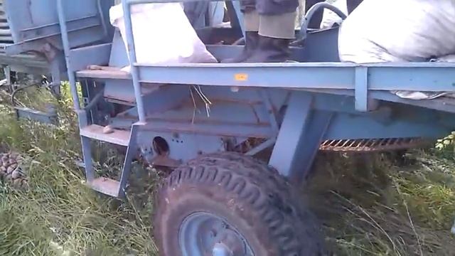 выгрузка камней с картофелекомбаина анна смотреть онлайн