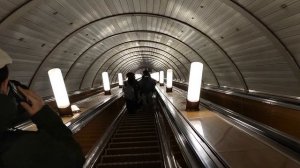 Москва, вход в метро Сретенский бульвар