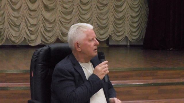 100 вопросов директору. Школа 1358. 2024 год смотреть онлайн