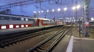 Прибытие ЭП2К-??? с двухэтажным поездом №005/006 Москва - Санкт-Петербург!