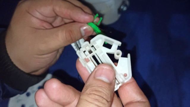 Cómo reparar el FLOTADOR DE GASOLINA de cualquier auto смотреть онлайн