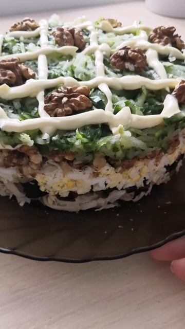 #Shorts Салат ёлка в лесу. К 31-летию совместной жизни. смотреть онлайн