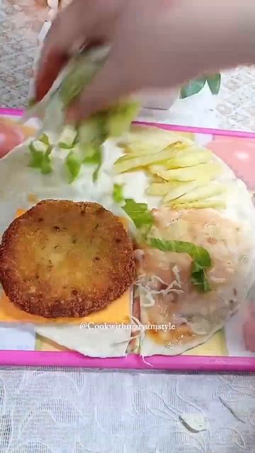 Chicken Cheese Wrap Recipe #shorts #shortvideo #ytshorts #food #chicken #tortilla #cheese #recipe смотреть онлайн