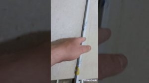 Укладка плитки в санузле 600×1200мм на пол и монтаж (F) обратного декоративного профиля.