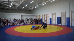 Бескомпромиссный поединок юных борцов! Греко-римская борьба