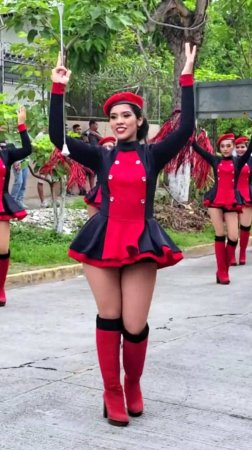 At the parade in San Salvador (2) #shorts Salvador Girls performance #dance #show #performance