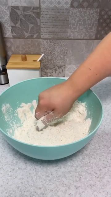 Піца з сирними бортиками🍕 Швидкі та прості рецепти 💅 Приєднуйтесь до нашого ютуб каналу 💅 #shorts
