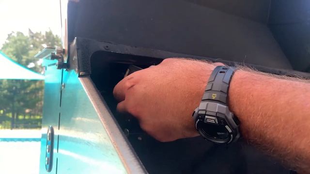 Lightbulb Replacement смотреть онлайн