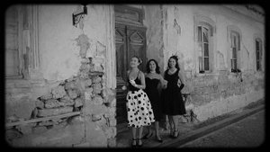 Хорошие девчата (исполняет ансамбль Sun Vibes  https://youtu.be/rd21u-wiX4g?si=KlgbjIM6qRG_yx5R)