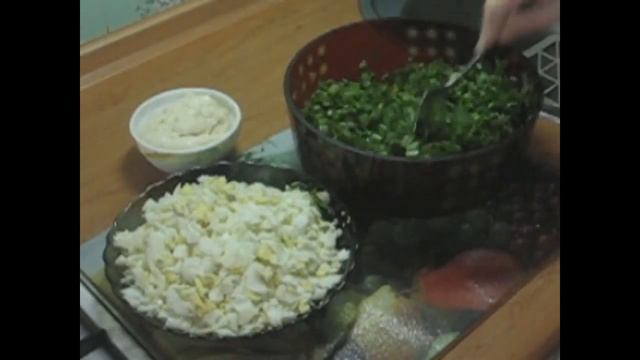 Салат з черемші з яйцями смотреть онлайн