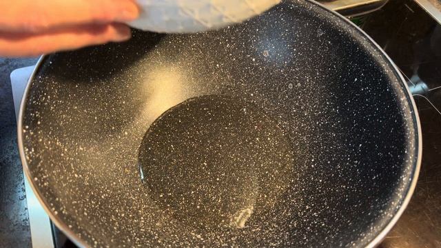 Жареные грибы с чесночным соусом 🍄🧄 смотреть онлайн