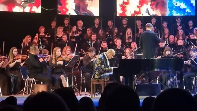 Paul Anthony Romero feat. LUMOS Orchestra & Galician Chamber Choir "Yevshan" - HoMM III medley смотреть онлайн