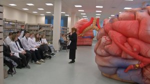 Медицинские классы Серова проверила куратор проекта по Свердловской области